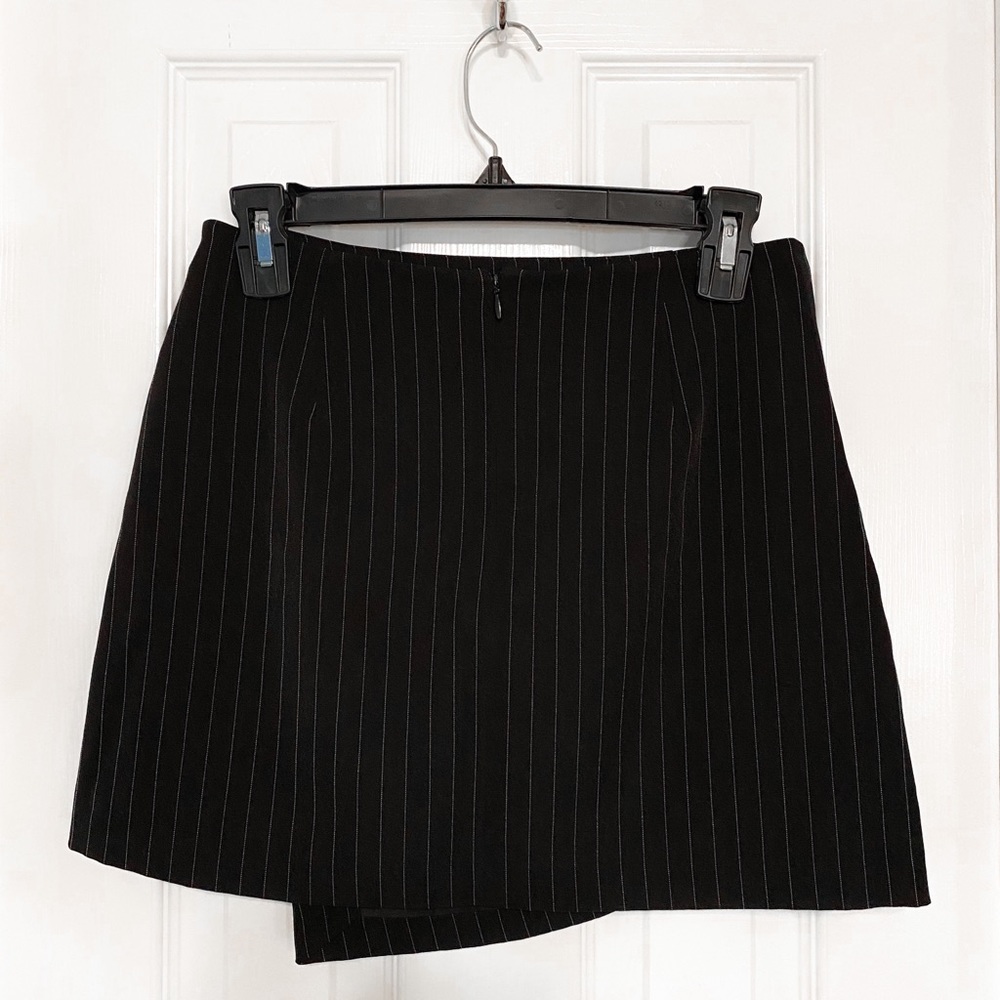 FOREVER 21 | side slit mini skirt with ring detail